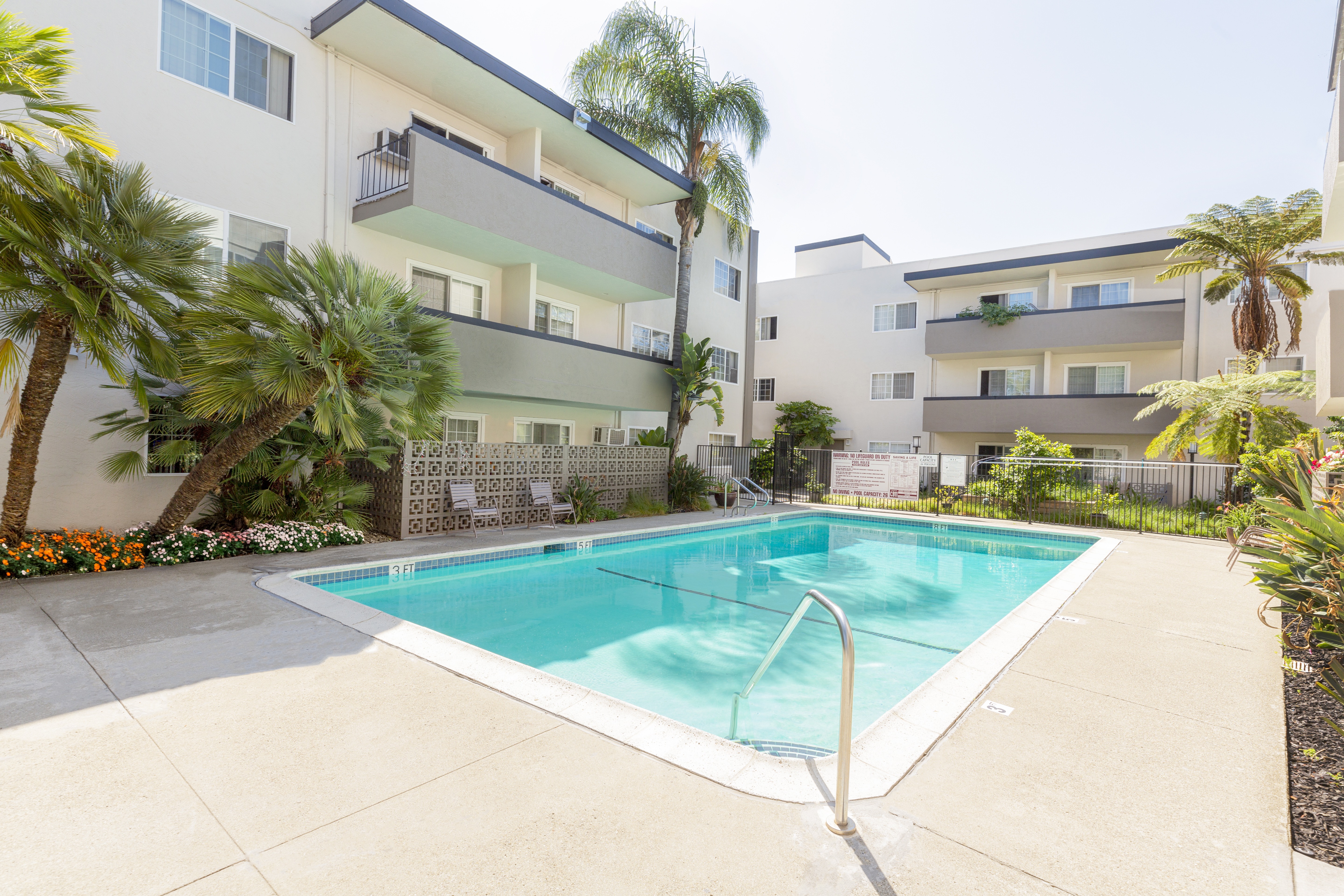 Courtyard Apartments